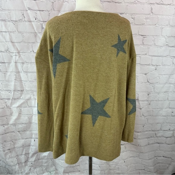 NWT boutique first love by lovelyn Tan Sweater Gray Star Pattern - Picture 4 of 12